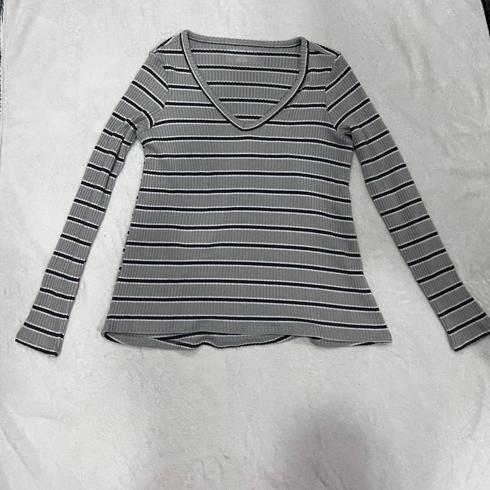 American Eagle longsleeve size small